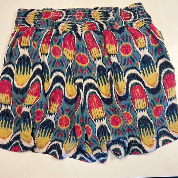 Lucky Brand beautiful, flowy shorts. - Picture 3 of 6